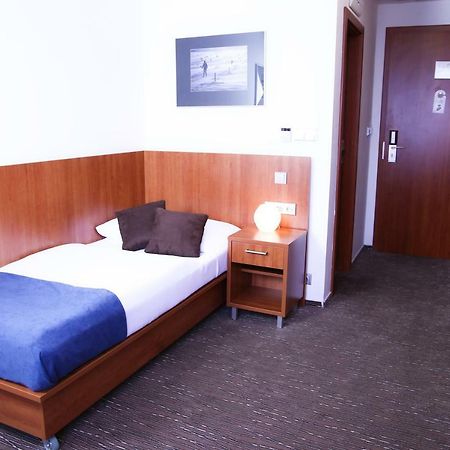 Academic Hotel & Congress Centre Roztoky  Zewnętrze zdjęcie