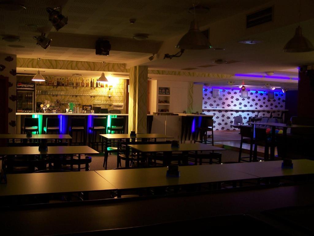 Academic Hotel & Congress Centre Roztoky  Zewnętrze zdjęcie