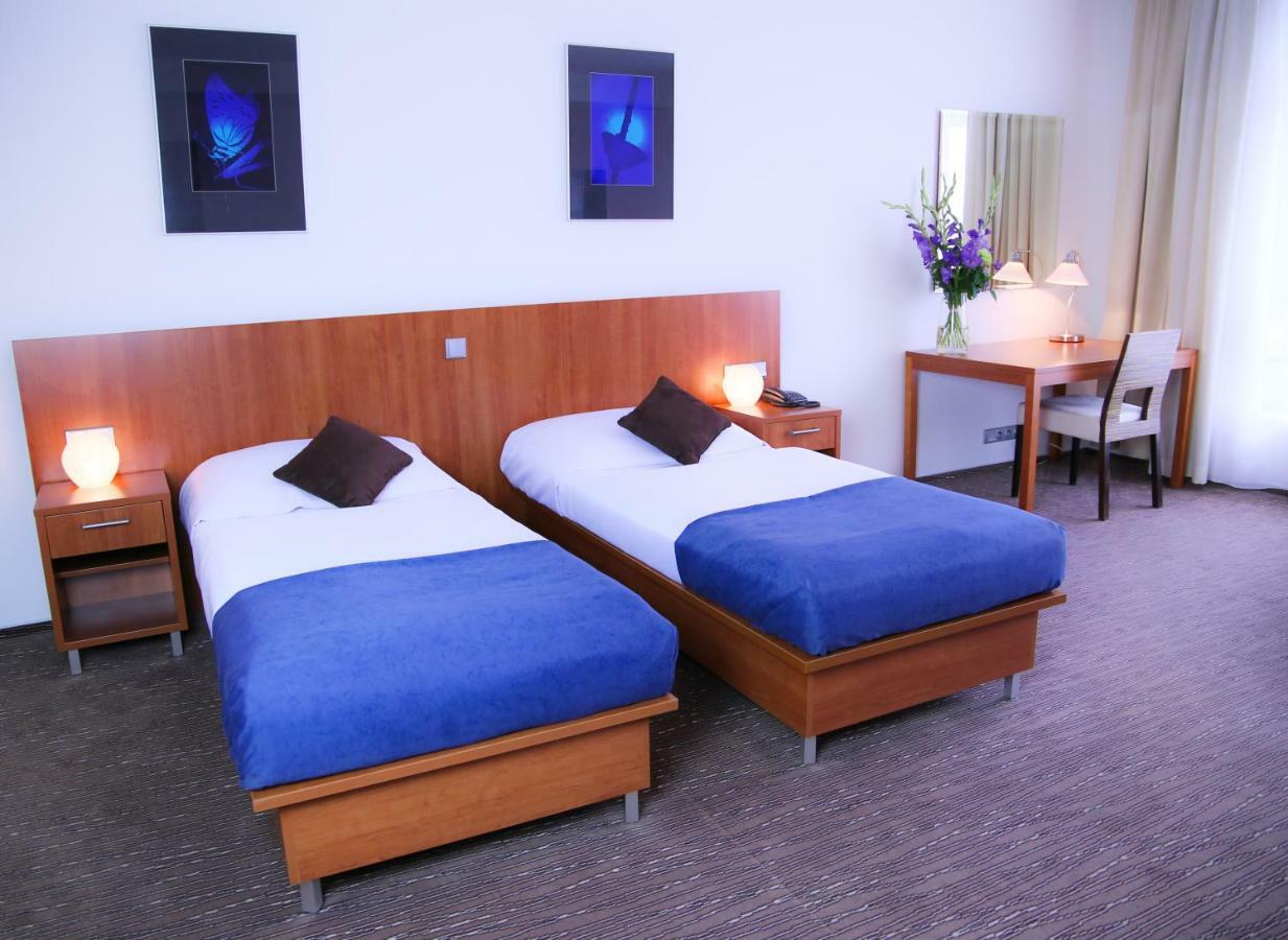 Academic Hotel & Congress Centre Roztoky  Zewnętrze zdjęcie