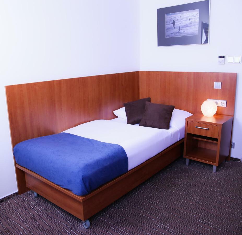 Academic Hotel & Congress Centre Roztoky  Zewnętrze zdjęcie
