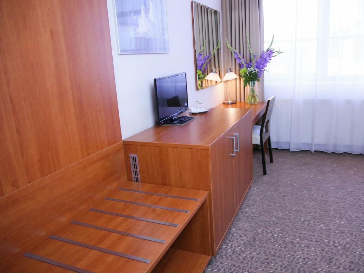 Academic Hotel & Congress Centre Roztoky  Zewnętrze zdjęcie