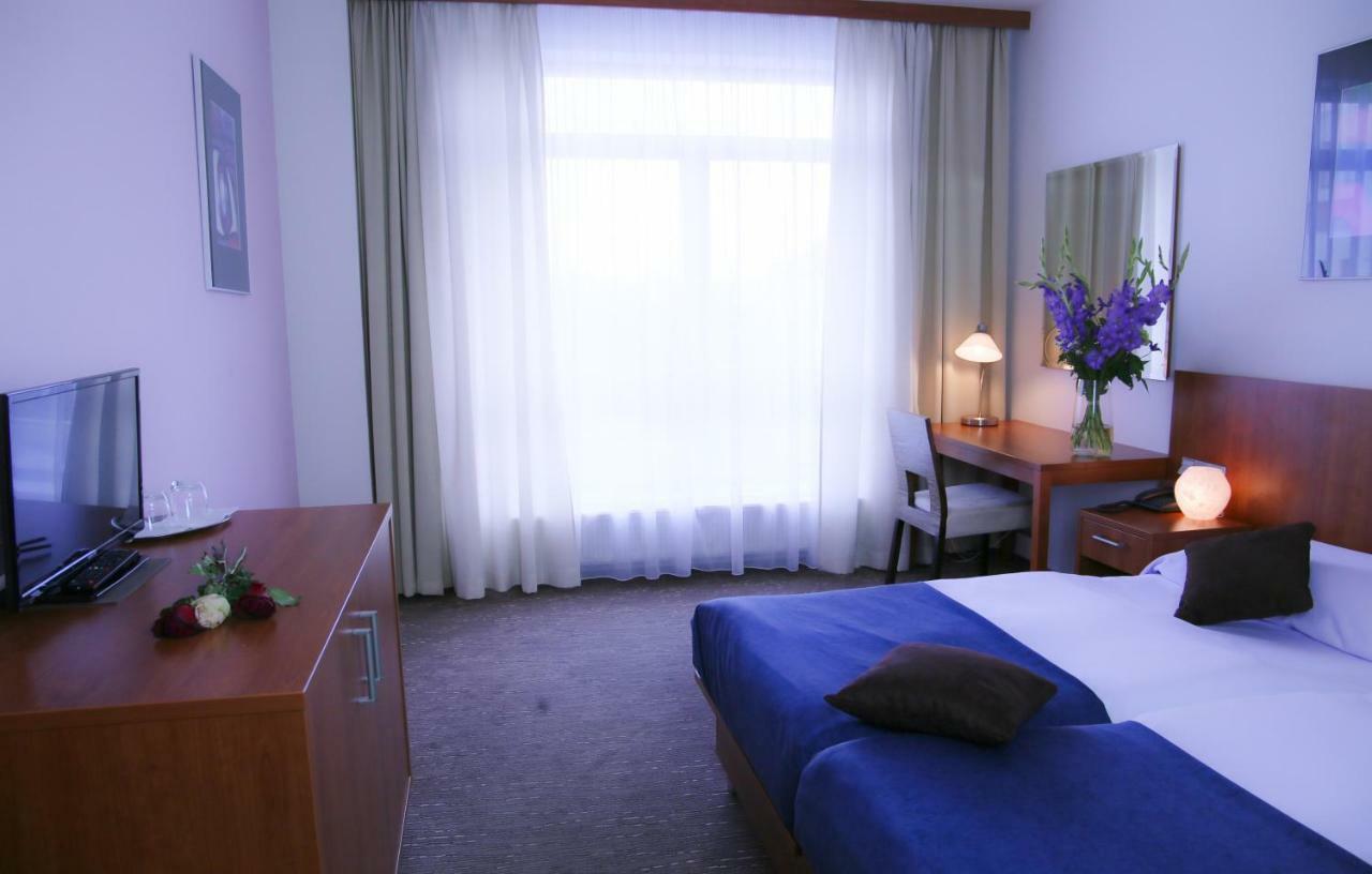 Academic Hotel & Congress Centre Roztoky  Zewnętrze zdjęcie