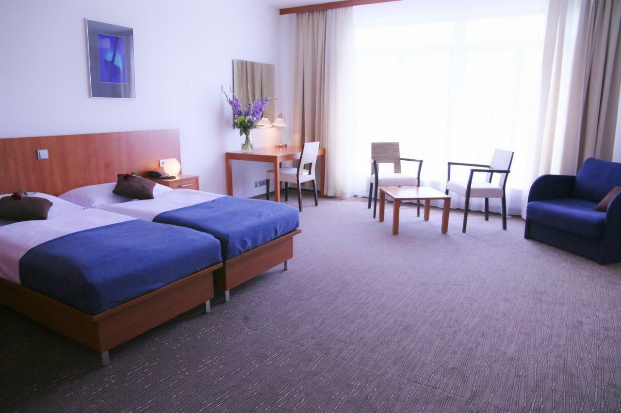 Academic Hotel & Congress Centre Roztoky  Zewnętrze zdjęcie