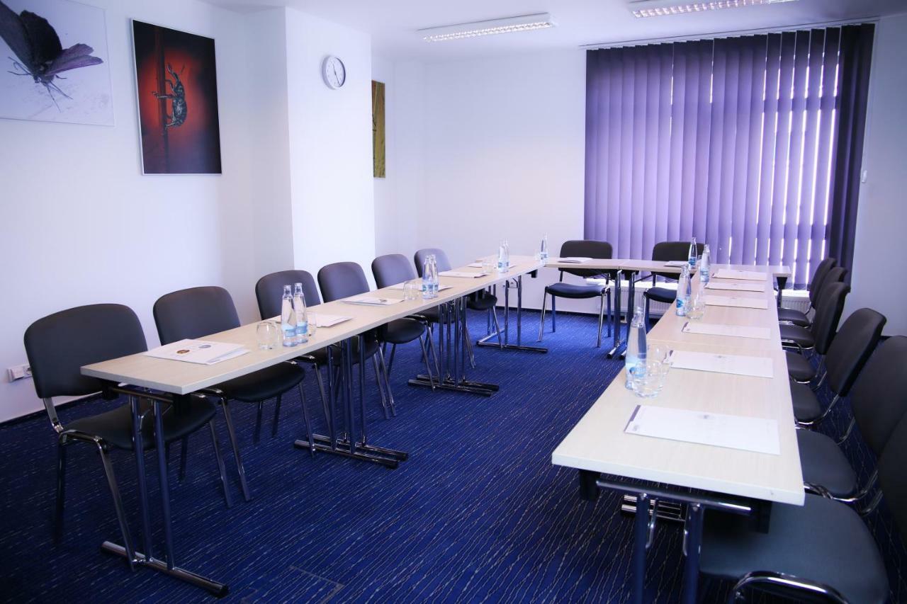 Academic Hotel & Congress Centre Roztoky  Zewnętrze zdjęcie