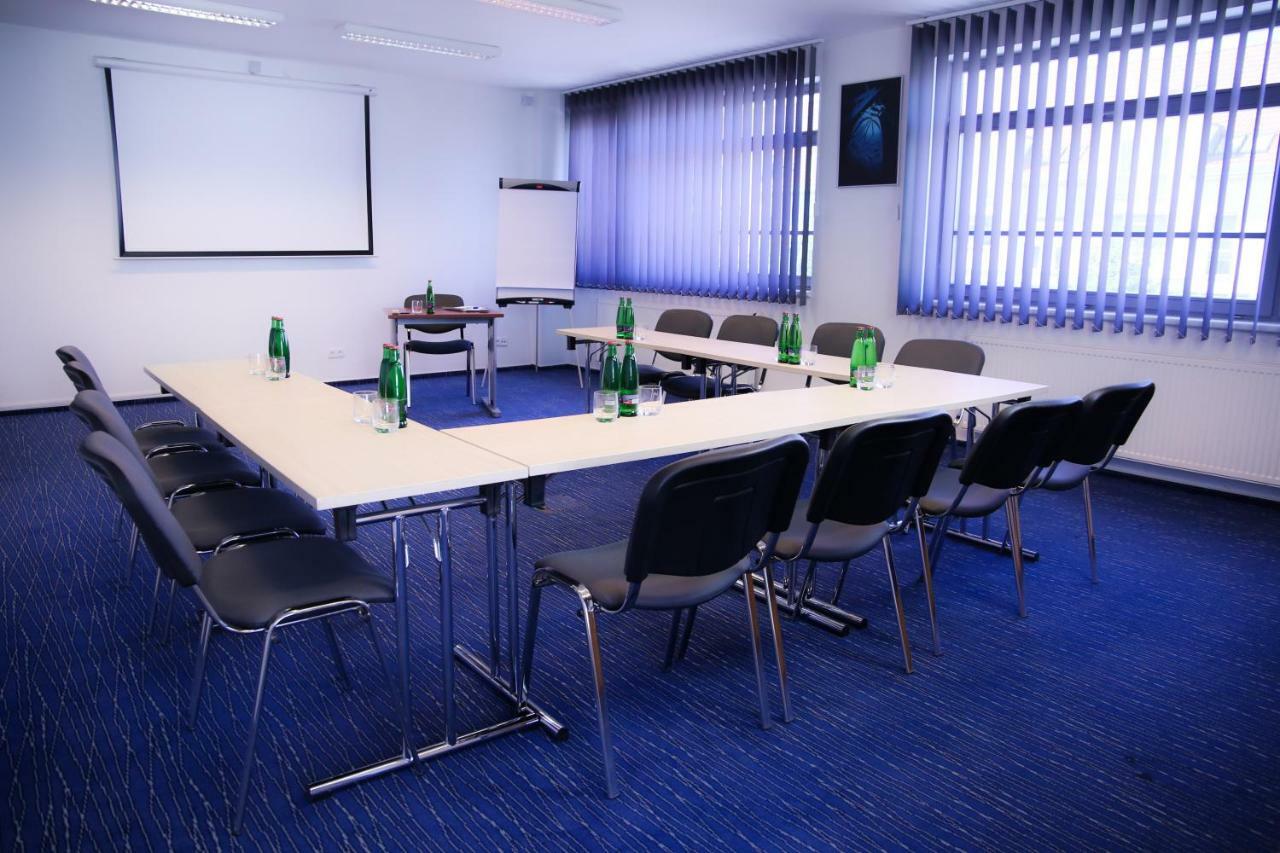 Academic Hotel & Congress Centre Roztoky  Zewnętrze zdjęcie