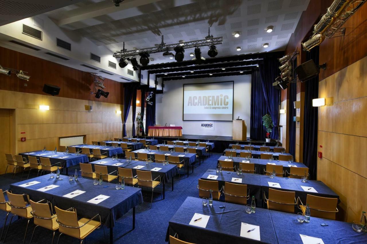 Academic Hotel & Congress Centre Roztoky  Zewnętrze zdjęcie
